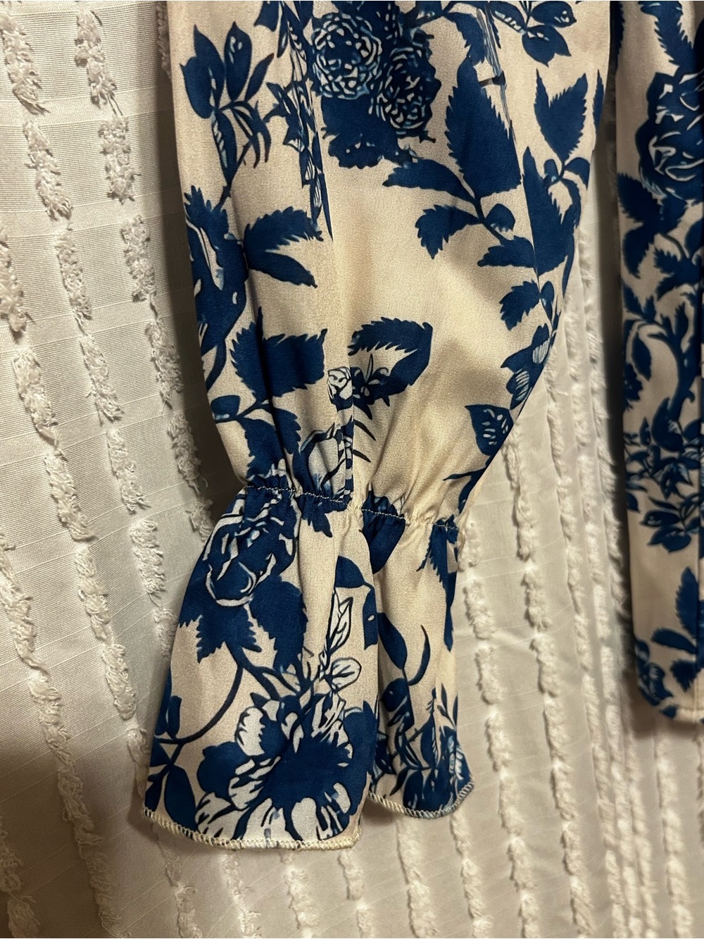 Floral Toile Ruffle Neck Blouse Blue Cream Long Sleeve Top Women's Small - Picture 3 of 6